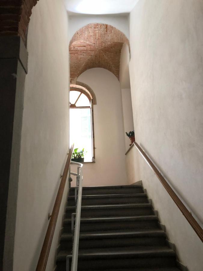 Renovated Apartment With 3 Bedrooms In An Historic Palazzo Between Port And Old Town ليفورنو المظهر الخارجي الصورة