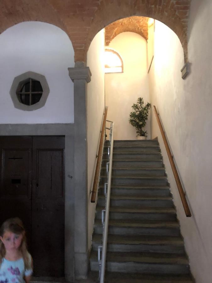 Renovated Apartment With 3 Bedrooms In An Historic Palazzo Between Port And Old Town ليفورنو المظهر الخارجي الصورة