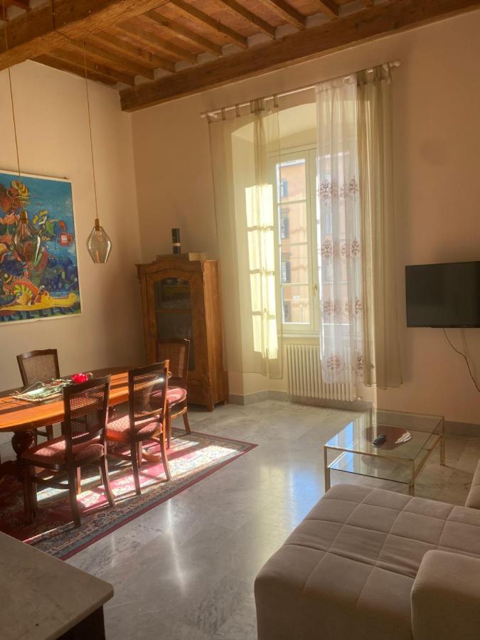 Renovated Apartment With 3 Bedrooms In An Historic Palazzo Between Port And Old Town ليفورنو المظهر الخارجي الصورة