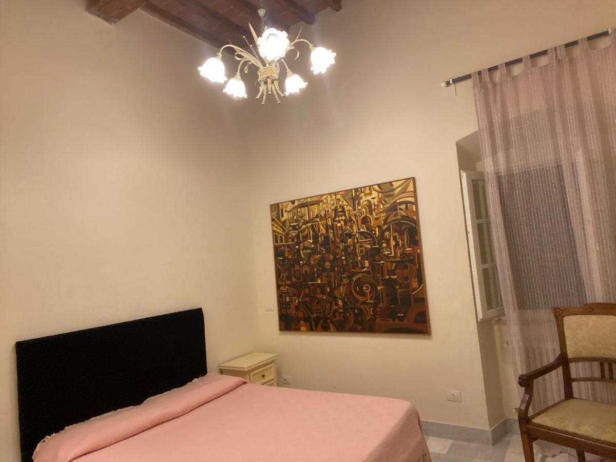 Renovated Apartment With 3 Bedrooms In An Historic Palazzo Between Port And Old Town ليفورنو المظهر الخارجي الصورة